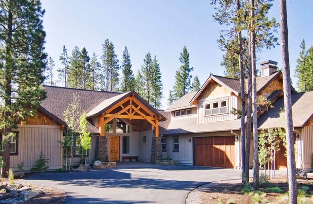 56341 Fireglass Loop | 4 BR / 4.5 BA, Sleeps 10 in Bend