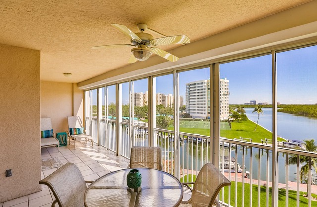 Updated Vanderbilt Beach Condo with Great Views. in Naples