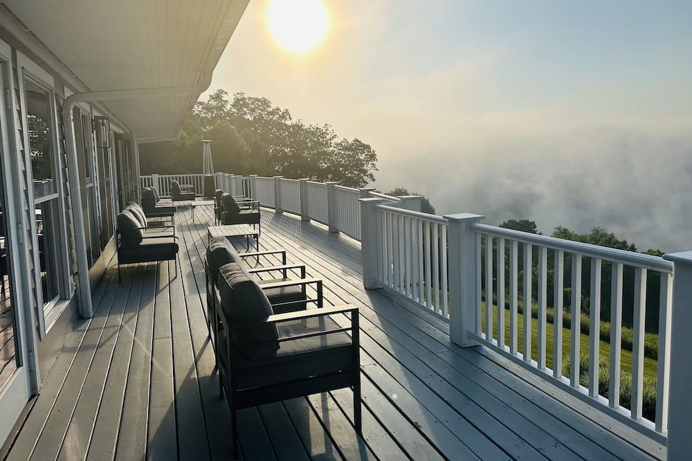Goldbond Bed & Breakfast | Lilly Valley Inn