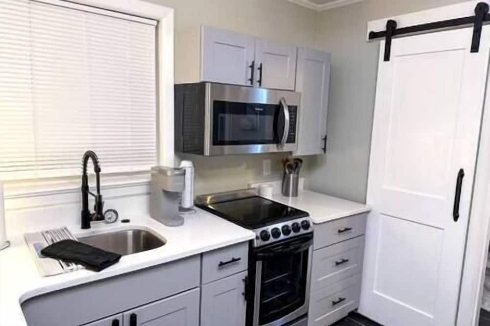 Greensboro Apartment | Downtown Guilford Studio #5