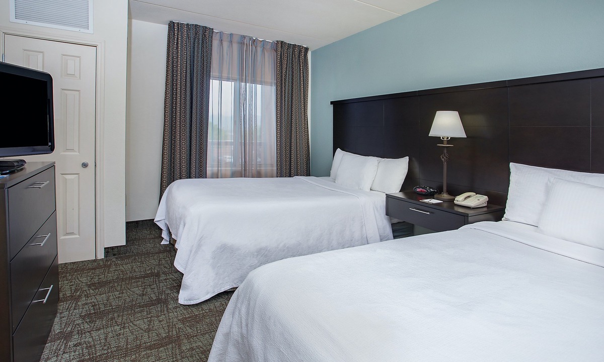 Downtown Chattanooga Condo | Equipped Suite in Downtown Chattanooga | Free Breakfast + Pool Access