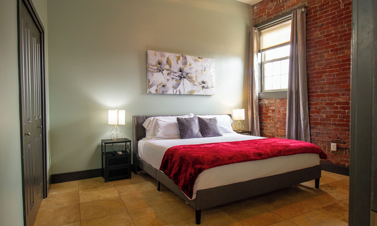 Evansville Apartment | The Pet Hospital at Mitchell House | 2BR/2BA Dual En-Suites | Downtown Evansv.