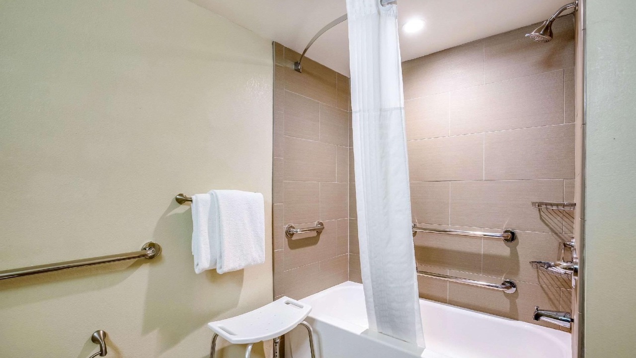 Photo of Bathroom in Central Newport News