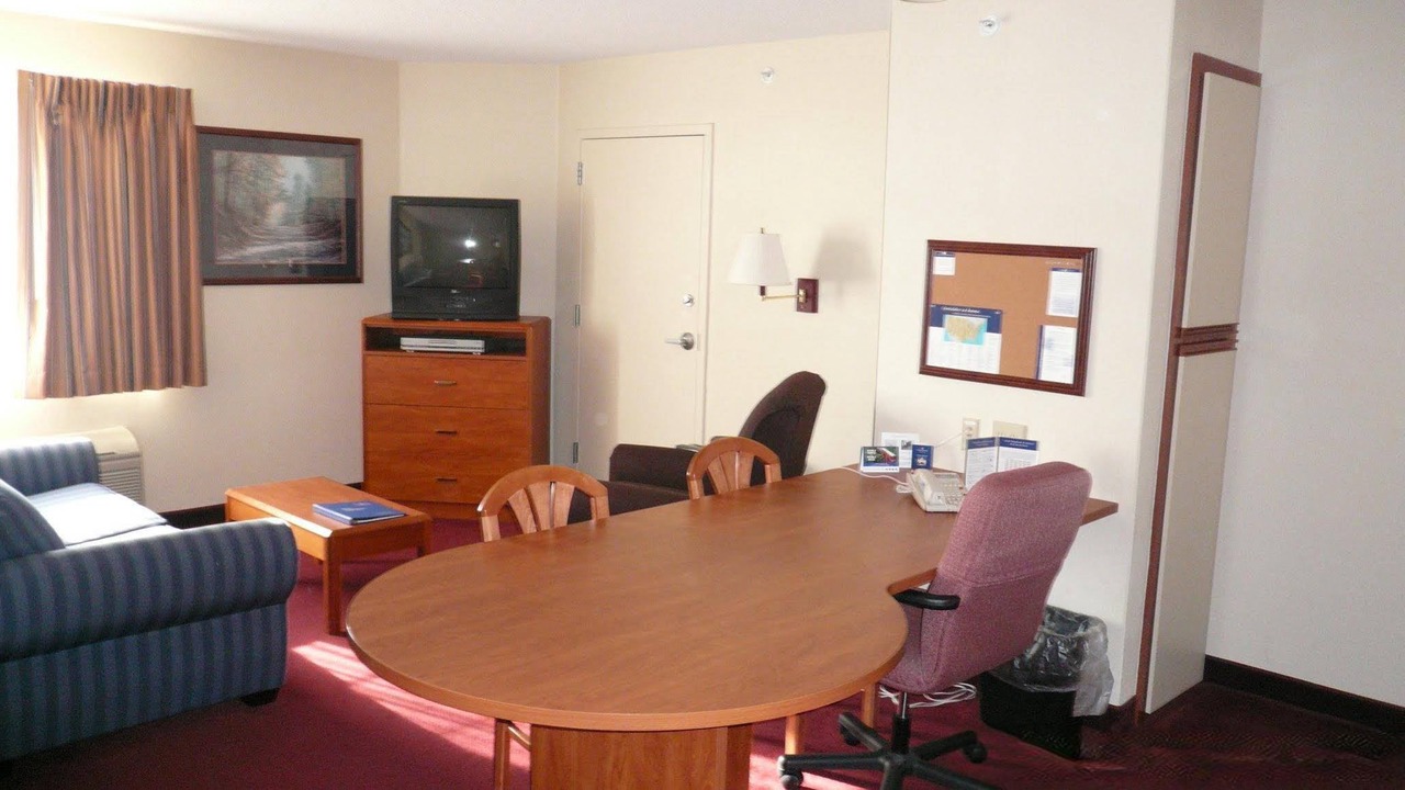 Photo of Livingroom in Central Newport News