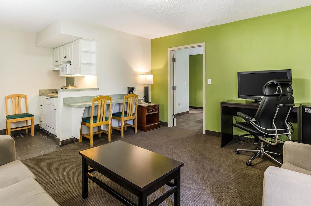 Photo of Livingroom in Cave Spring