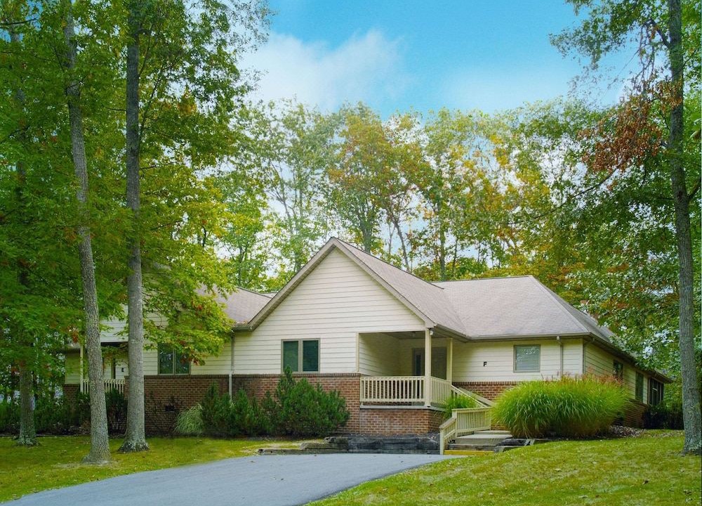 Photo of Buildings in Glade Springs