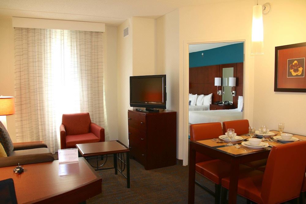 Photo of Livingroom in Central Newport News