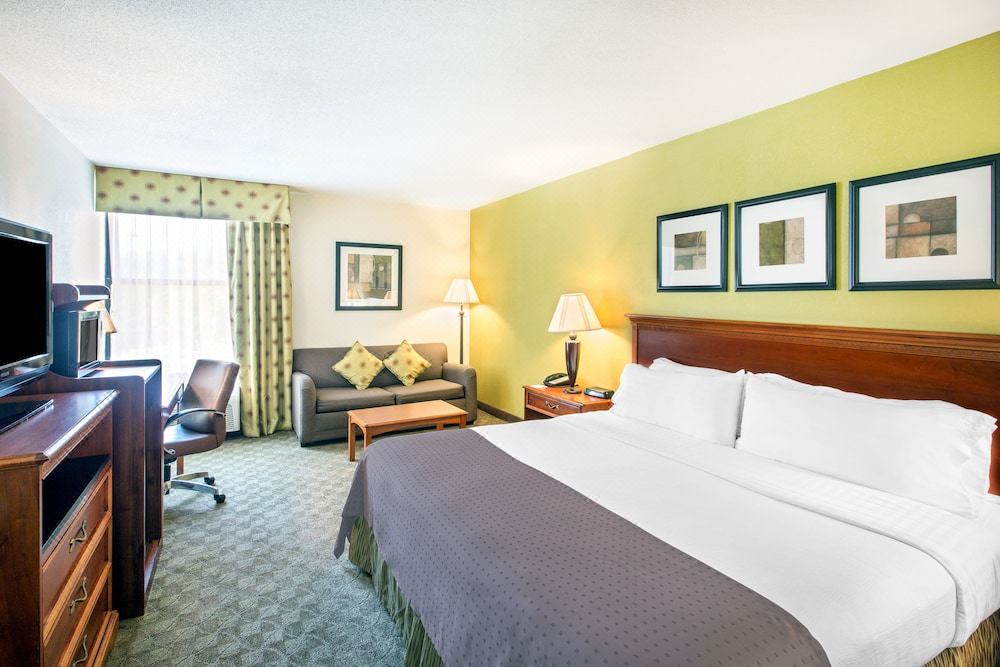 Photo of Bedroom in Cave Spring