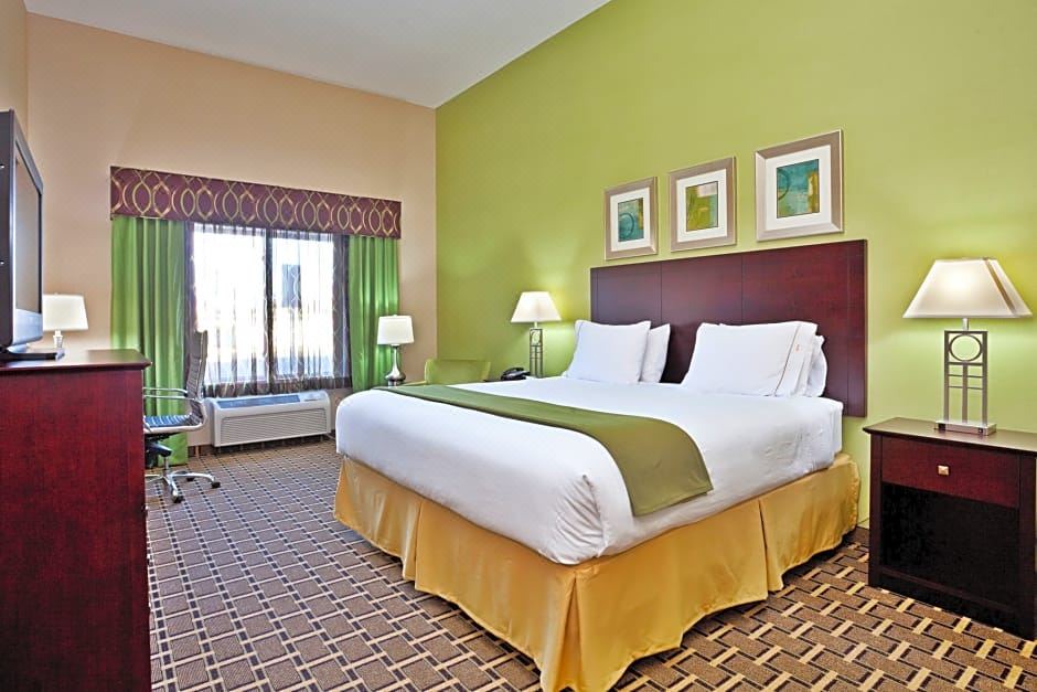 Photo of Bedroom in Statesville