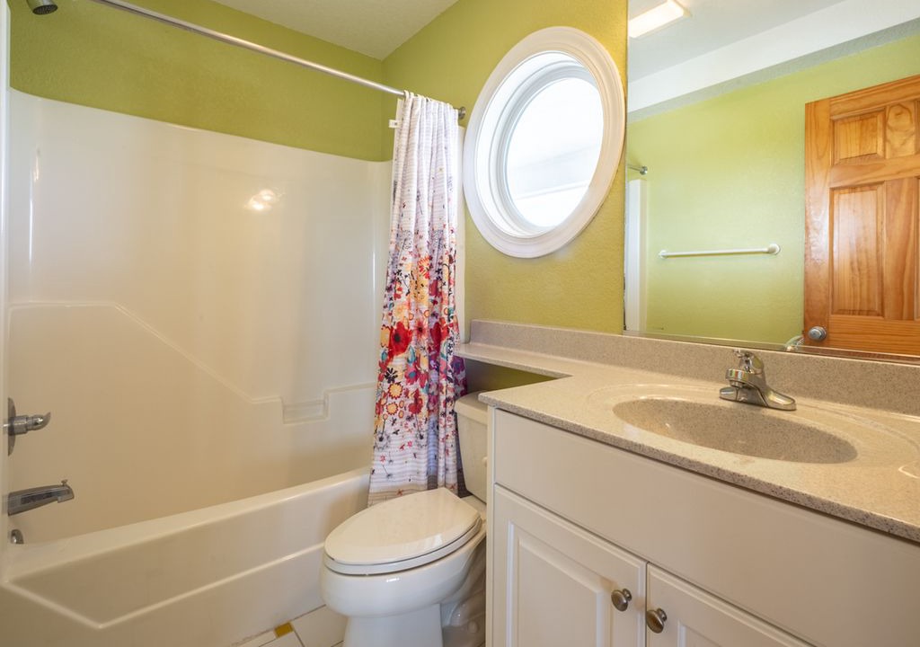 Photo of Bathroom in Wind Over Waves