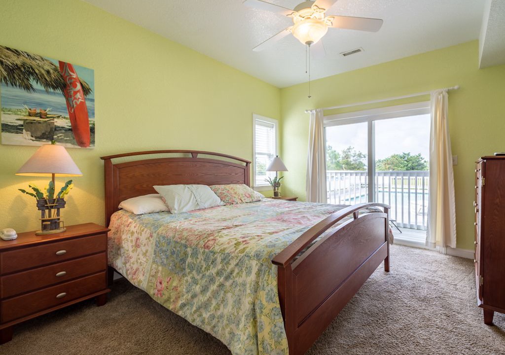 Photo of Bedroom in Wind Over Waves