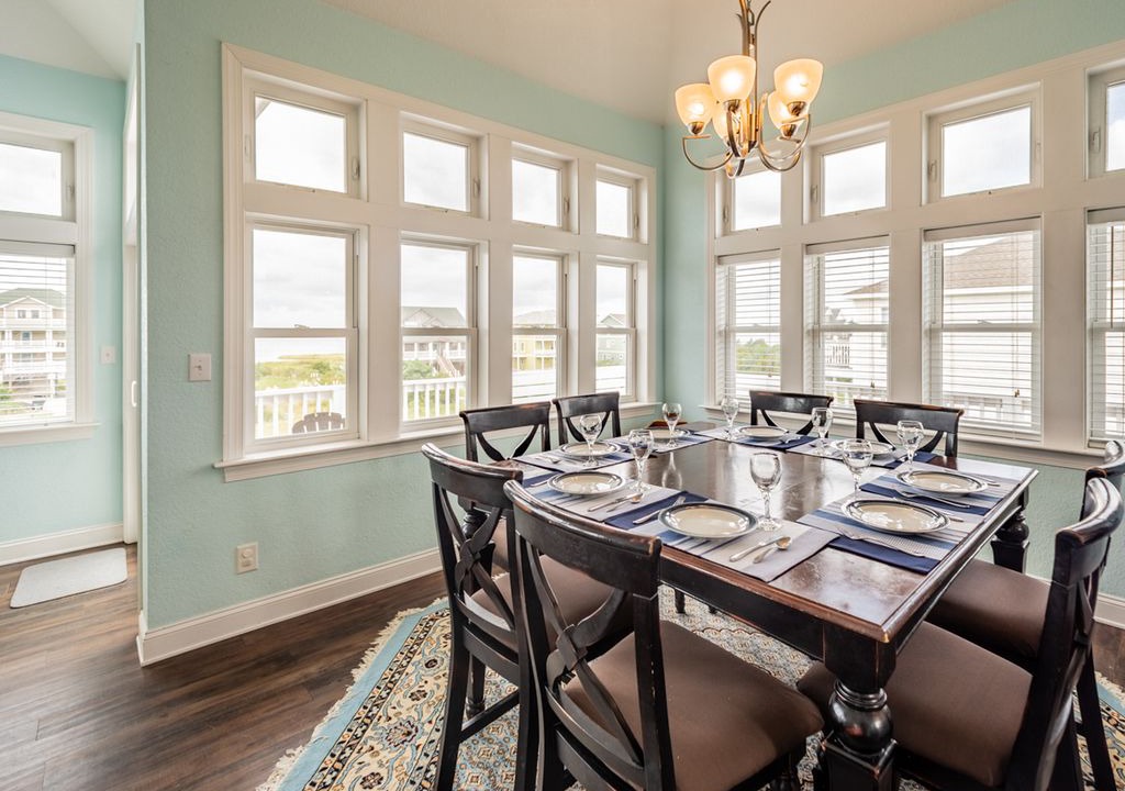 Photo of Livingroom in Wind Over Waves