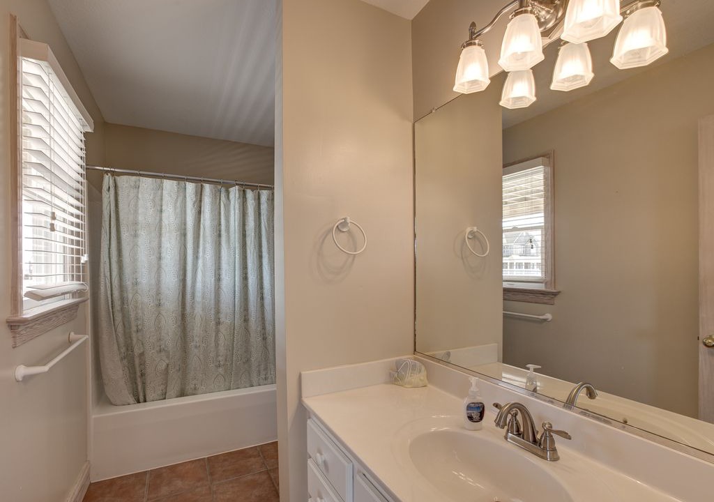 Photo of Bathroom in Wind Over Waves