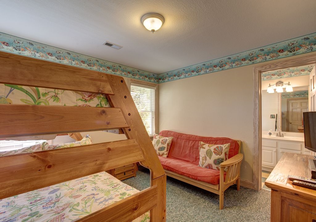 Photo of Livingroom in Wind Over Waves