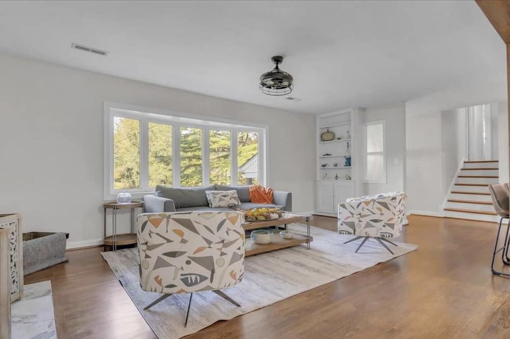 Photo of Livingroom in Cave Spring