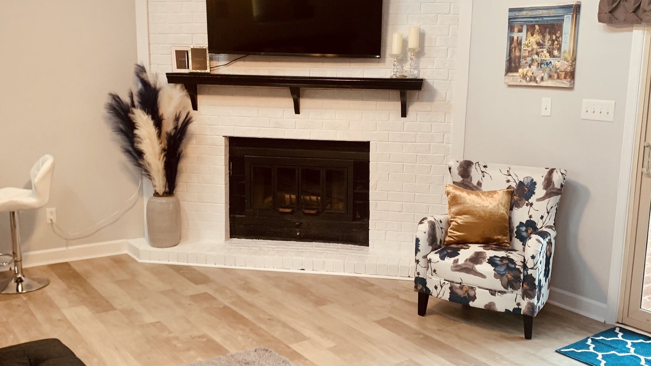 Photo of Livingroom in River Bend