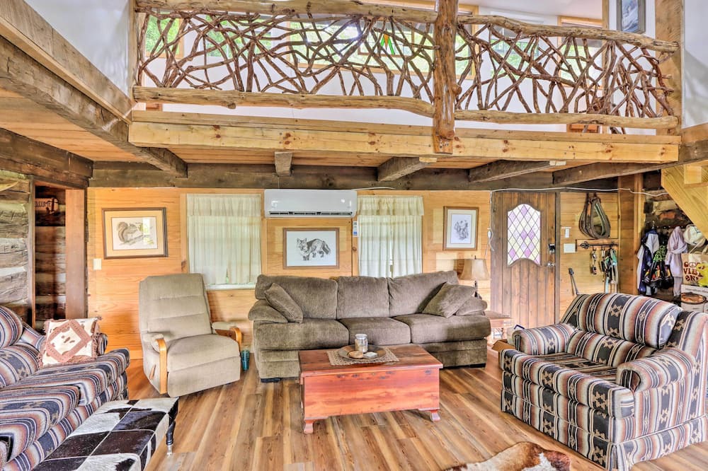Photo of Livingroom in Topton