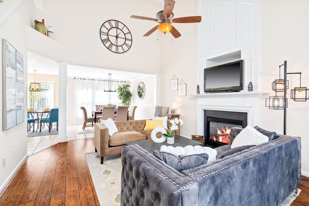 Photo of Livingroom in Fuquay-Varina