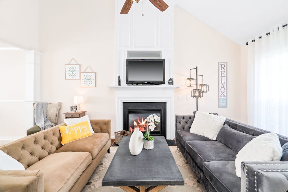 Photo of Livingroom in Fuquay-Varina