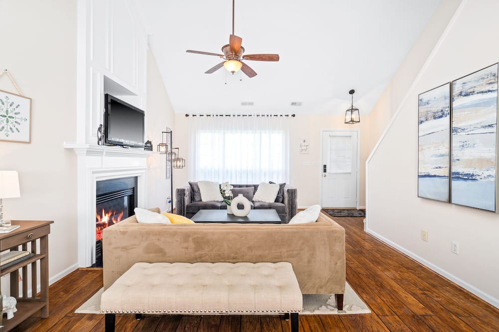 Photo of Livingroom in Fuquay-Varina