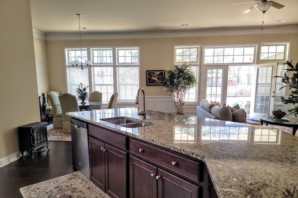 Photo of Kitchen in Duncan