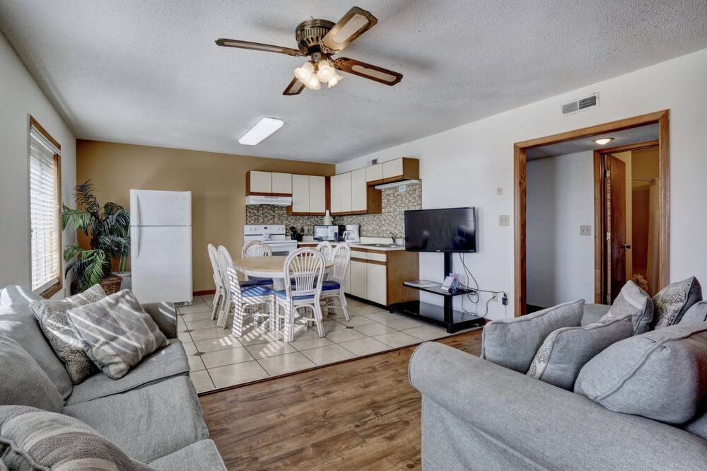 Photo of Livingroom in Wilmington Beach