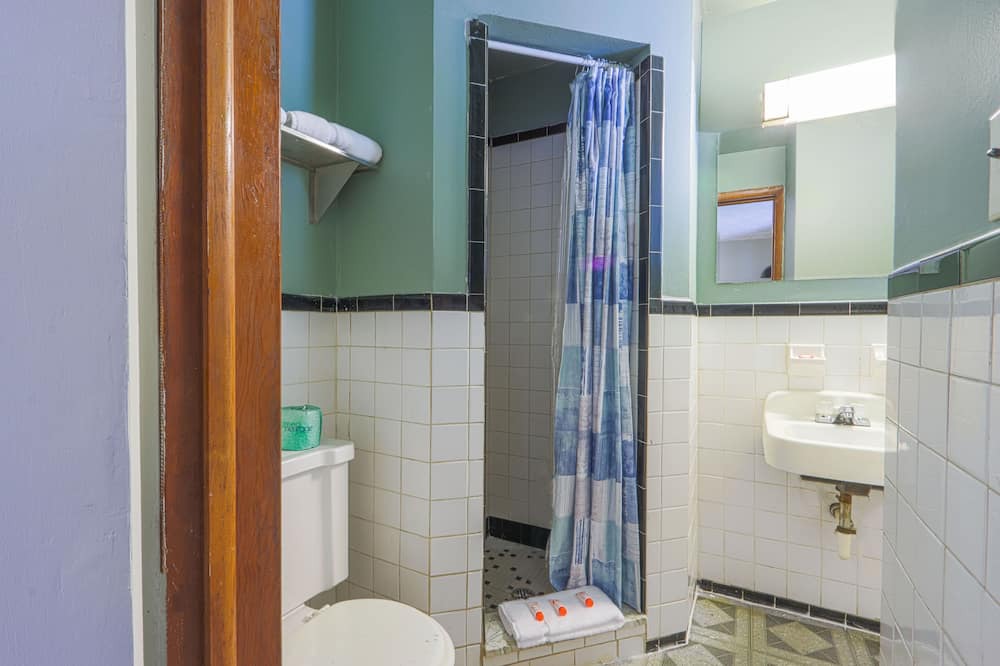 Photo of Bathroom in Blue Jay