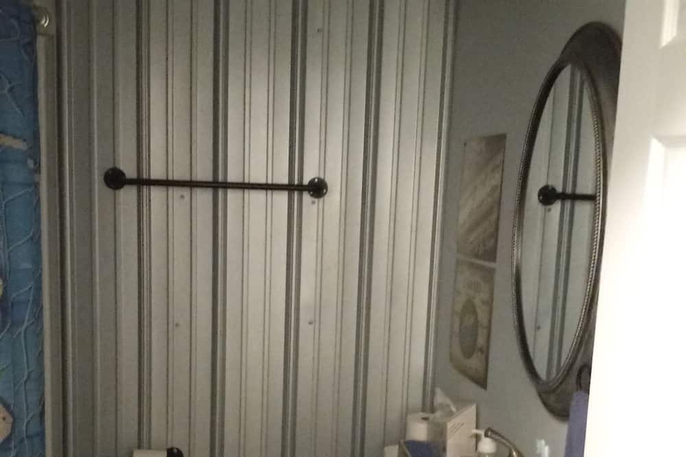 Photo of Bathroom in Hardin