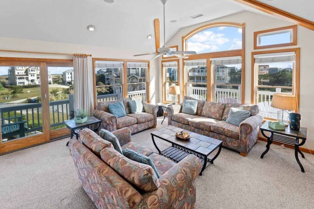 Photo of Livingroom in Ocean Isle Estates