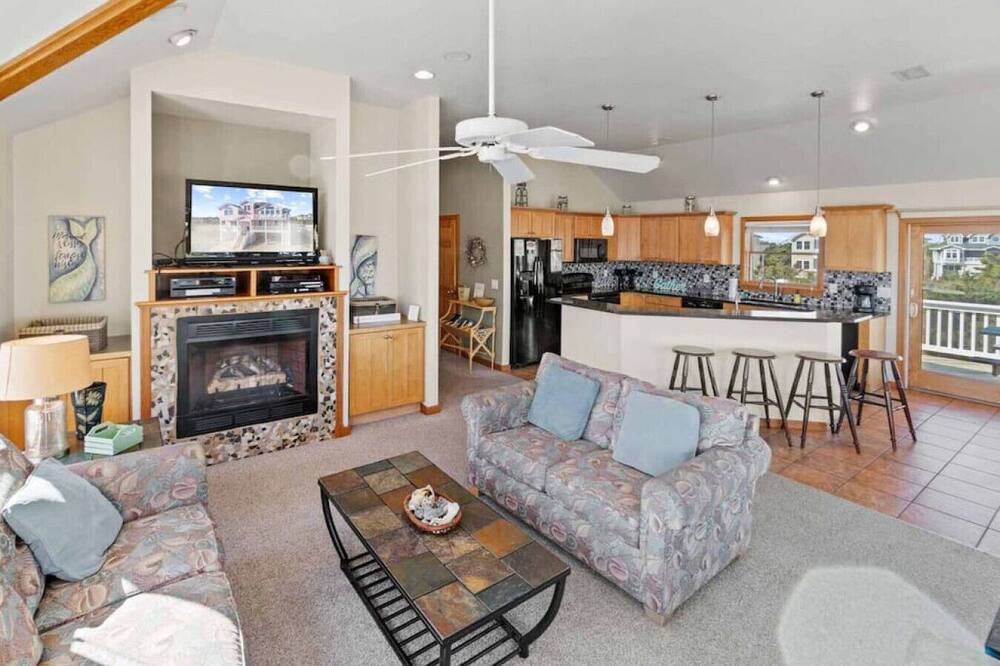 Photo of Livingroom in Ocean Isle Estates