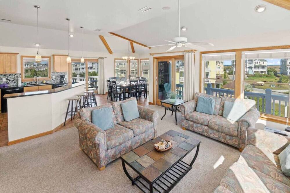 Photo of Livingroom in Ocean Isle Estates