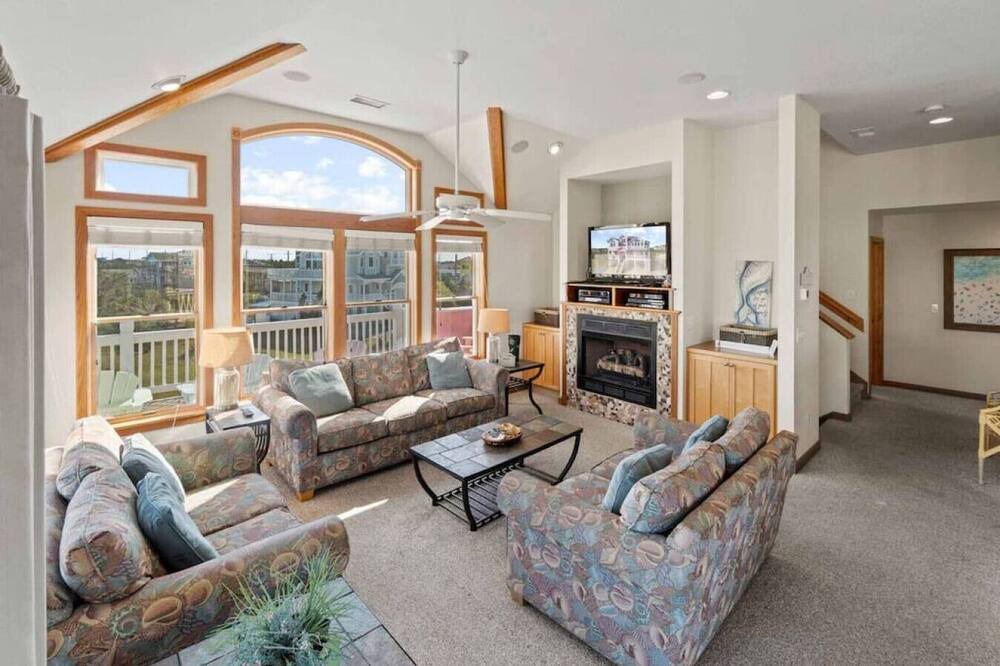 Photo of Livingroom in Ocean Isle Estates