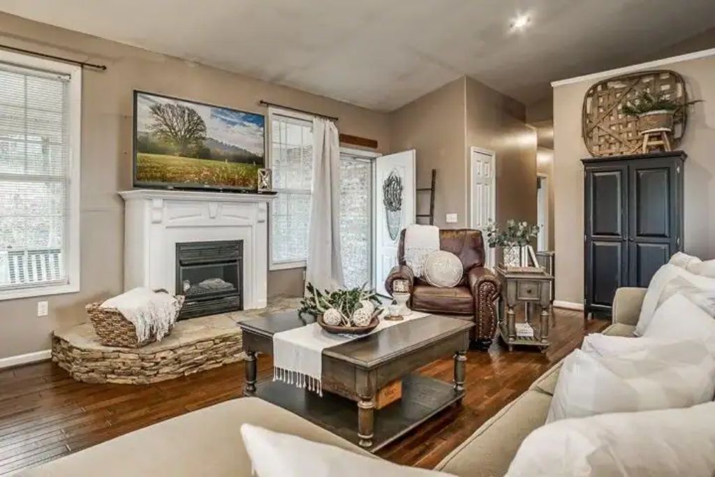 Photo of Livingroom in Monterey
