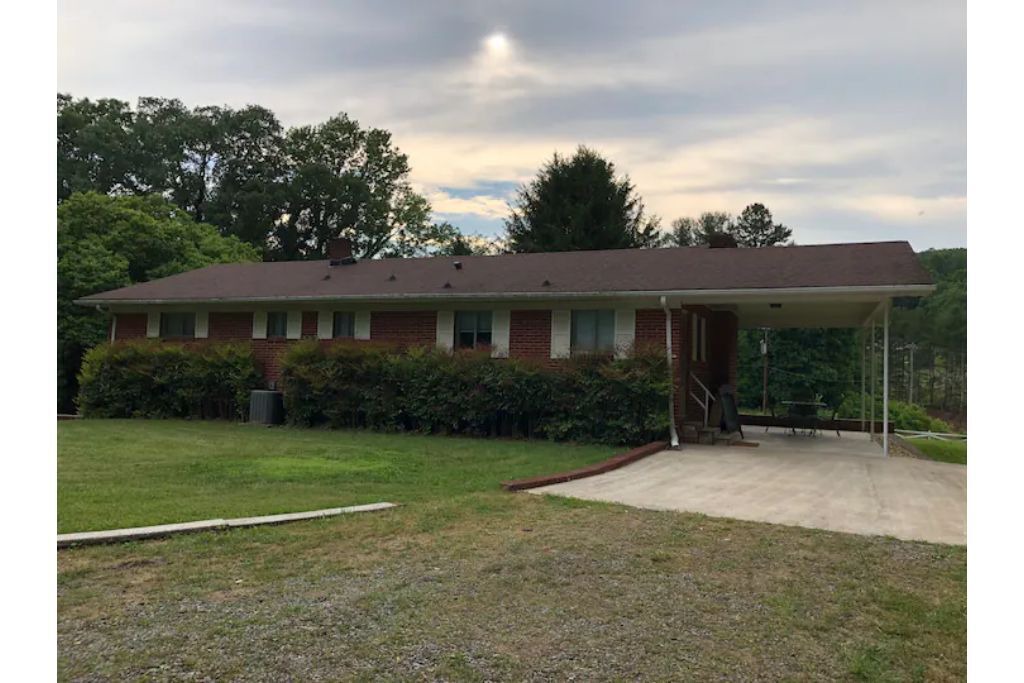 Photo of Outdoor in Mills River