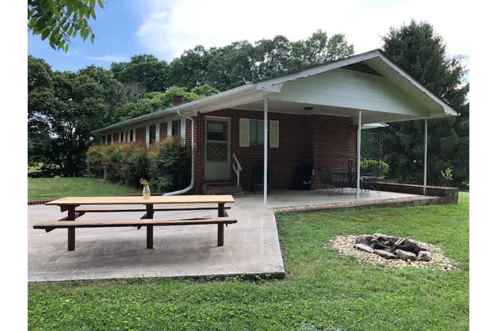 Photo of Outdoor in Mills River