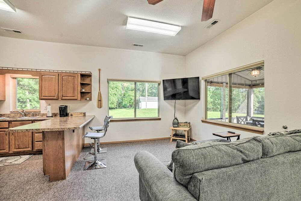 Photo of Bedroom in Kuttawa