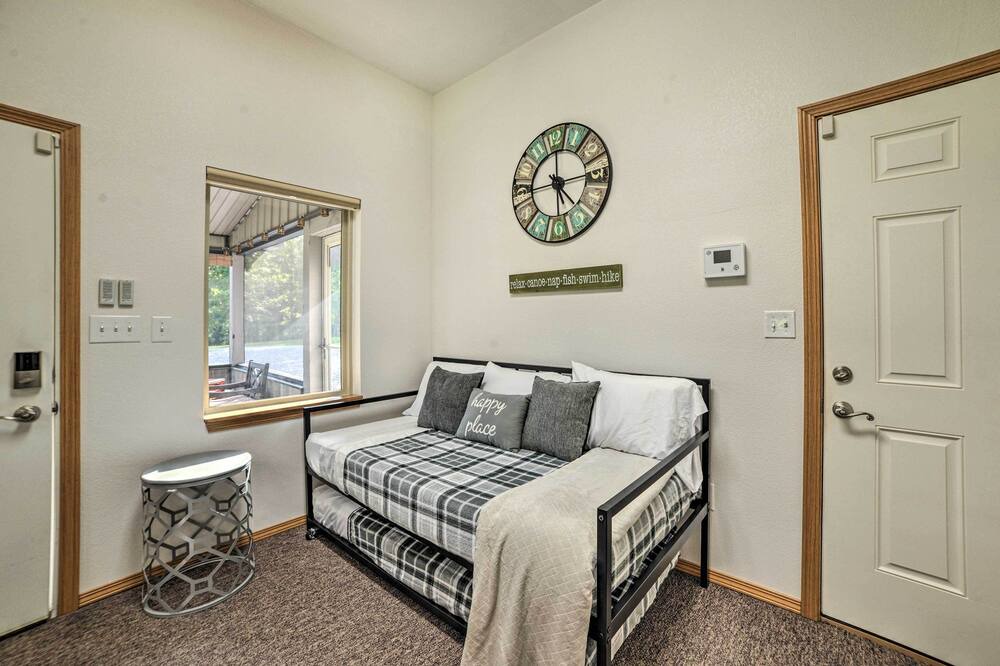 Photo of Bedroom in Kuttawa