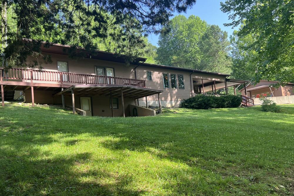 Photo of Outdoor in Leitchfield
