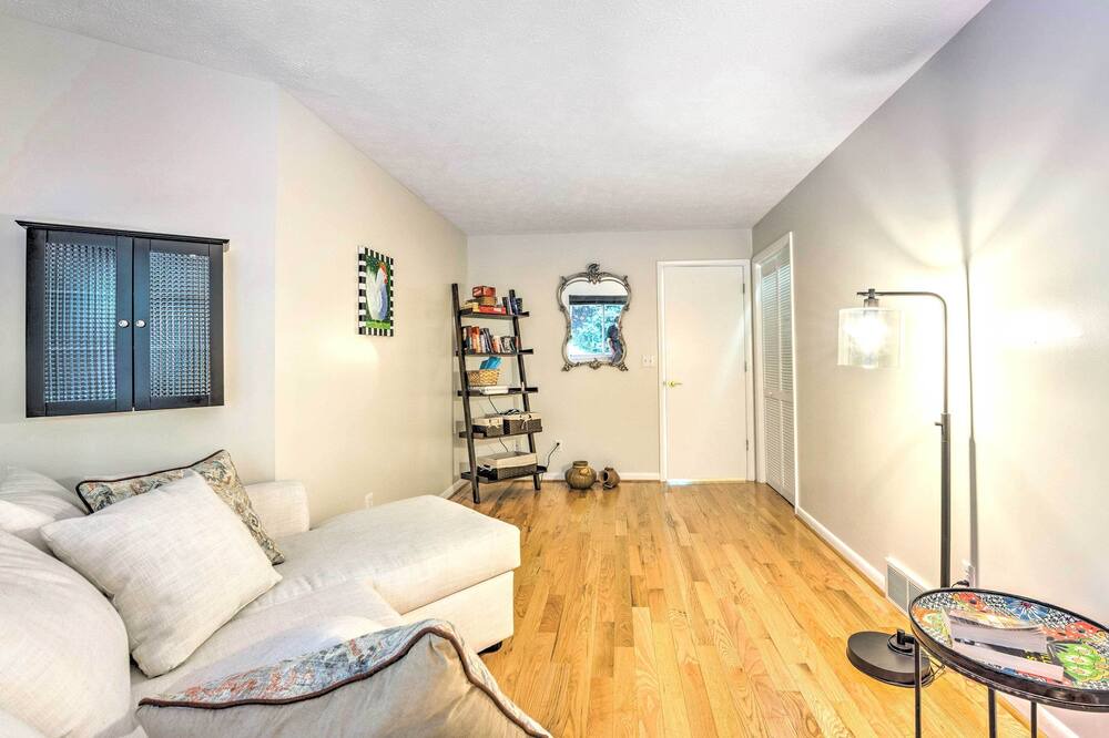 Photo of Livingroom in Hendersonville