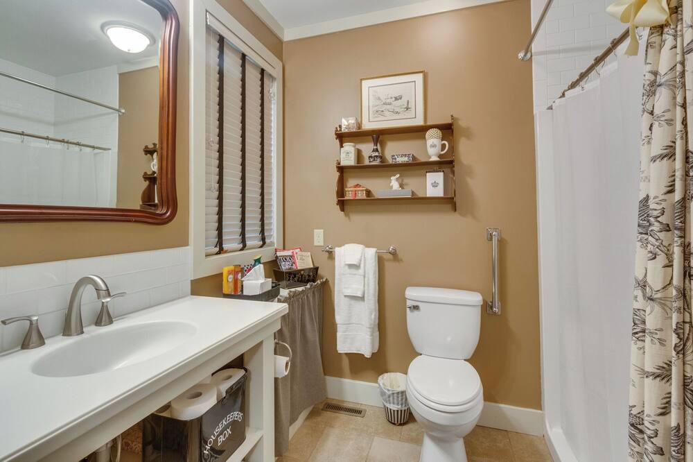Photo of Bathroom in Pelham
