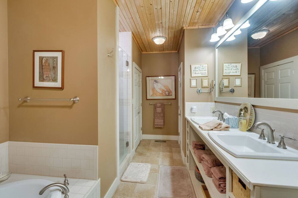 Photo of Bathroom in Pelham