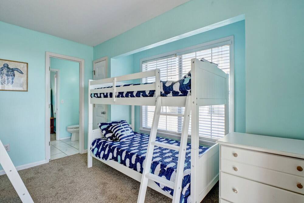 Photo of Bedroom in Village of Stump Sound