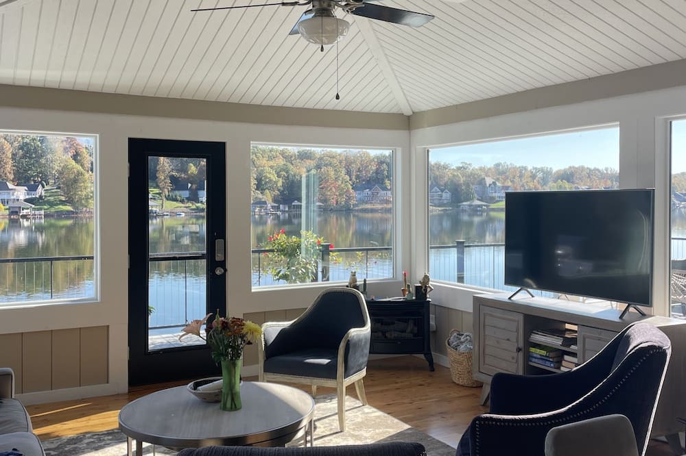 Photo of Outdoor in Gladehill