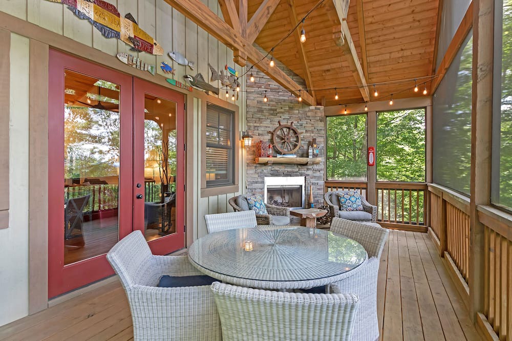 Photo of Livingroom in Bear Lake Reserve