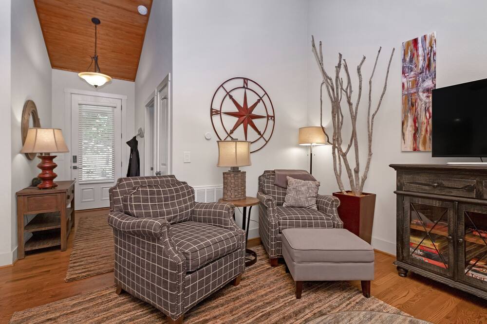 Photo of Livingroom in Bear Lake Reserve