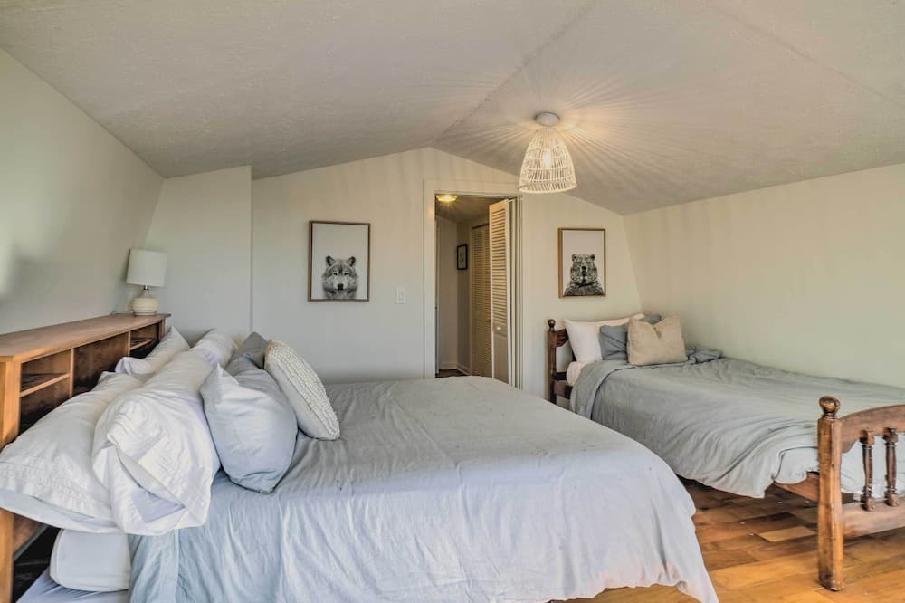 Photo of Bedroom in Byrdstown