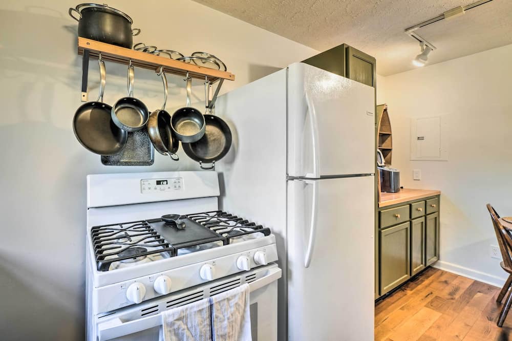 Photo of Kitchen in Byrdstown