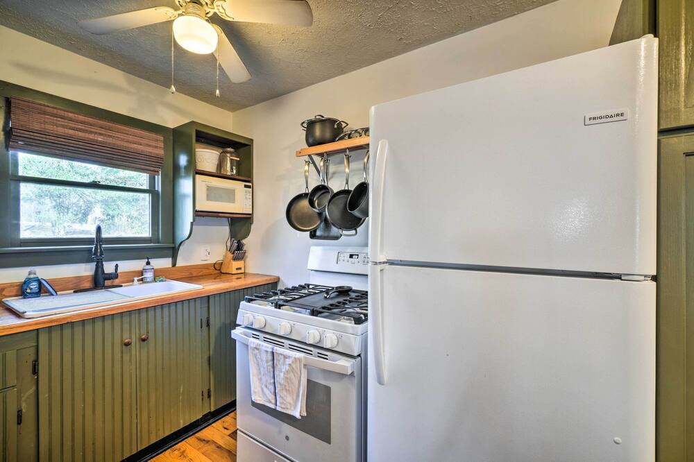 Photo of Kitchen in Byrdstown