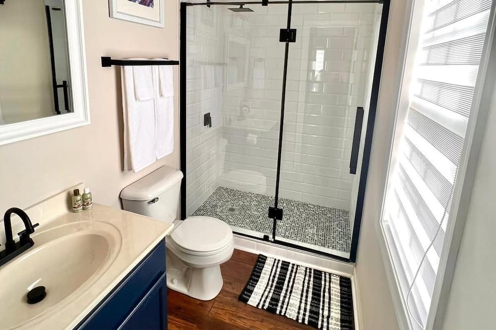 Photo of Bathroom in Mosby