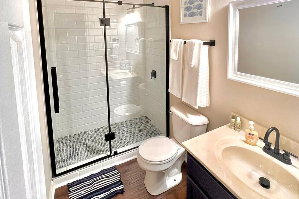 Photo of Bathroom in Mosby